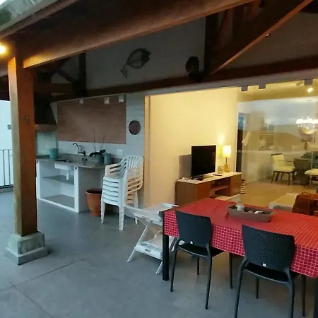 Ampla cobertura 3 dorms 2 vagas a 2 quadras da praia Enseada-2